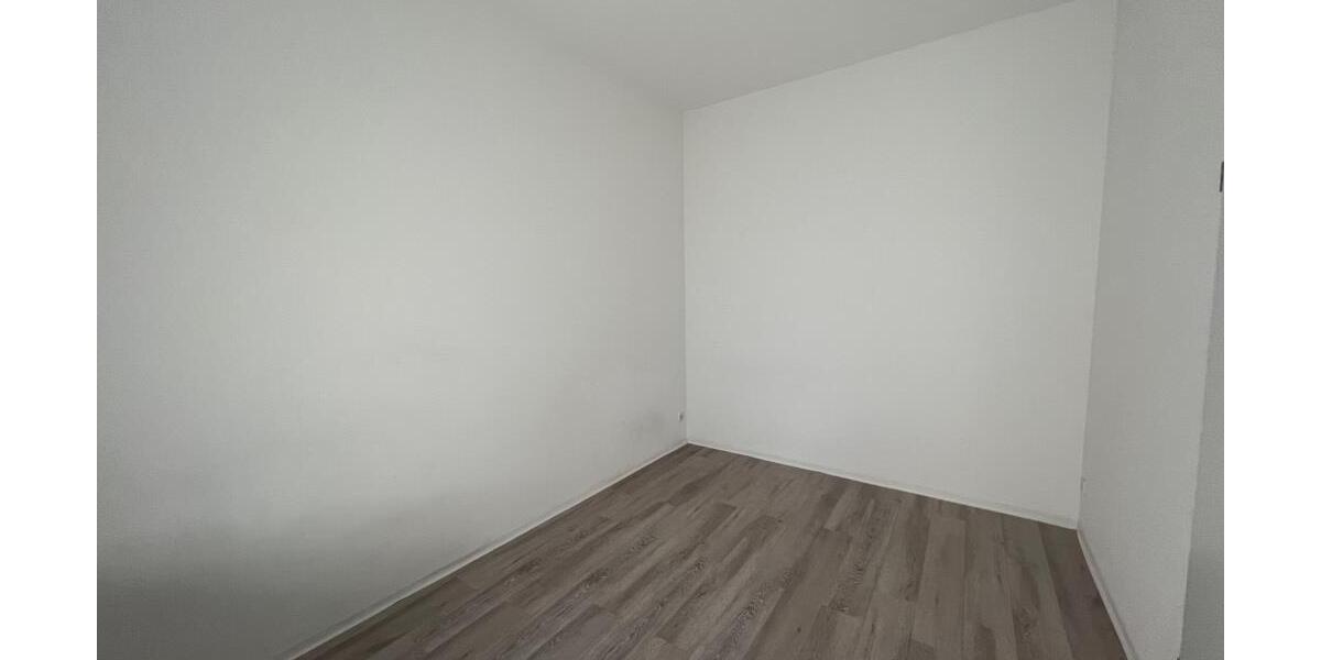 Arbeits-/Ankleidezimmer