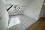 Mit Weitblick! 2,5 Raum DG Wohnung mit offener Küche im Wohnzimmer. Modernes Bad mit Wanne! - Dachgeschoßwohnung Gera Alt-Bieblach | Angebot:26248794