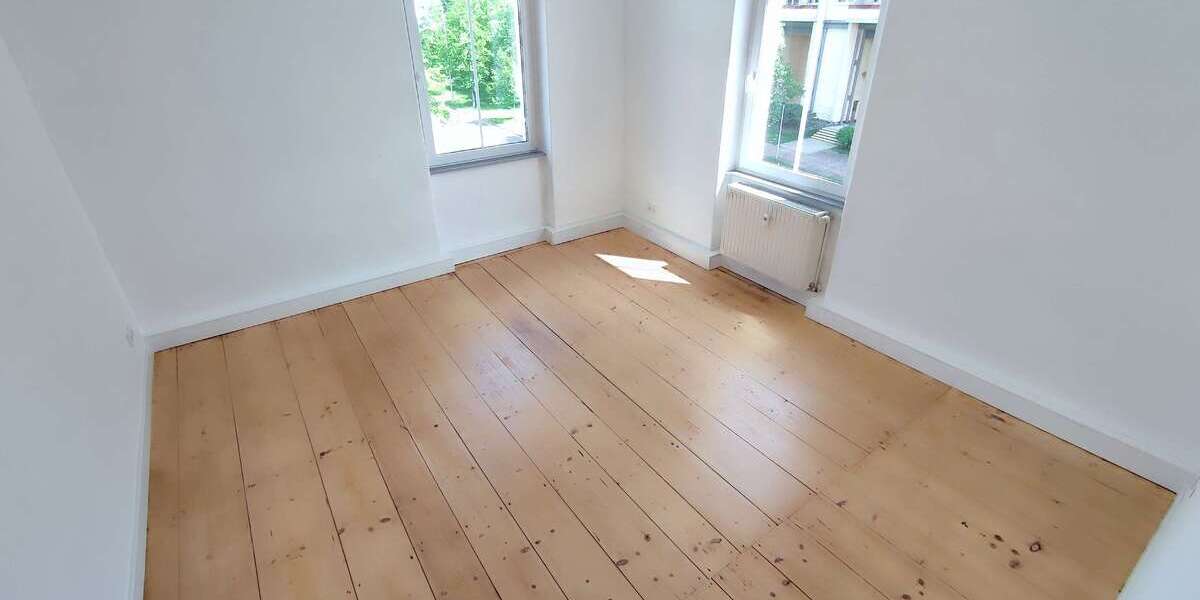 Etagenwohnung Gera Untermhaus - 4 Zimmer, 130 m&sup2;, 790&euro; | Angebot:27130664