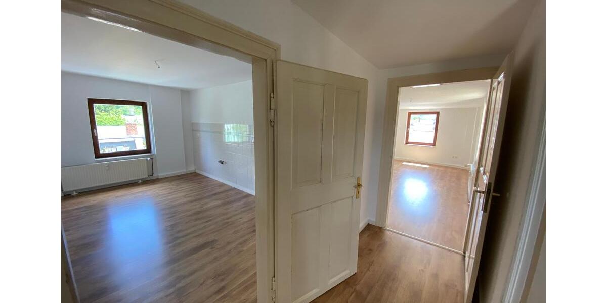 Dachgeschoßwohnung Greiz - 2 Zimmer, 68 m&sup2;, 340&euro; | Angebot:26462523