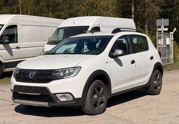 Dacia Sandero 63.830 km 8.799 &euro; St. Gangloff 07629