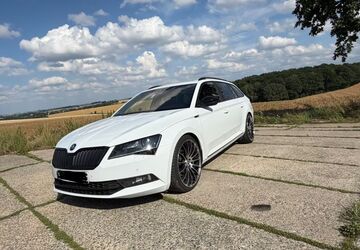 Skoda Superb 163.165 km 15.600 &euro; Mohlsdorf-Teichwolframsdorf 07987