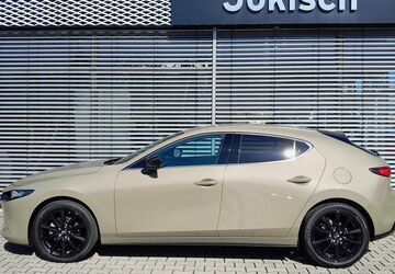 Mazda 3 4.525 km 25.495 &euro; Gera 07546