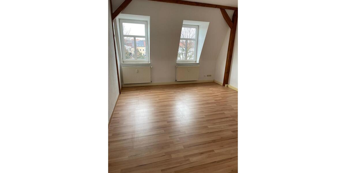 Maisonettenwohnung Meerane - 3 Zimmer, 66 m&sup2;, 370&euro; | Angebot:25082500