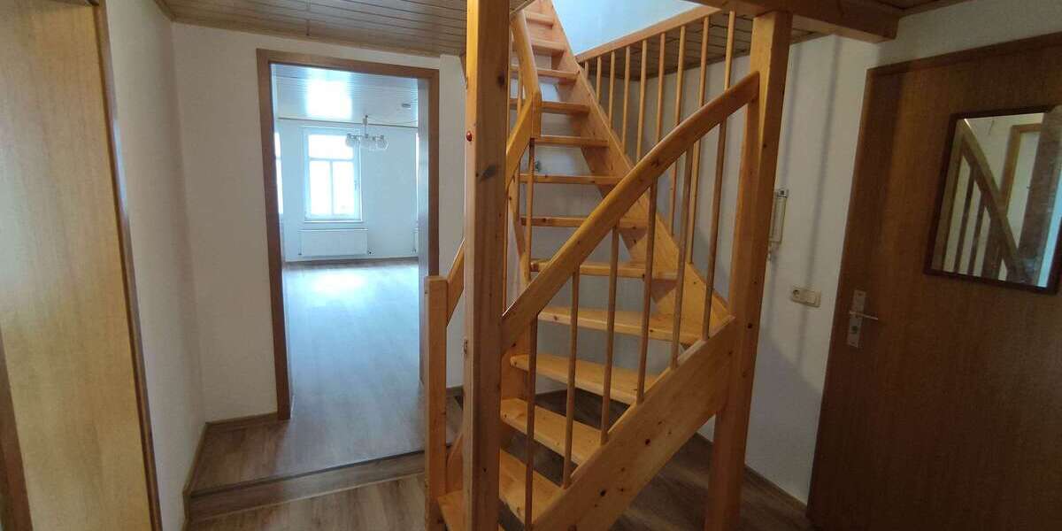 Etagenwohnung Gera Ostviertel - 3 Zimmer, 65 m&sup2;, 355&euro; | Angebot:27272131