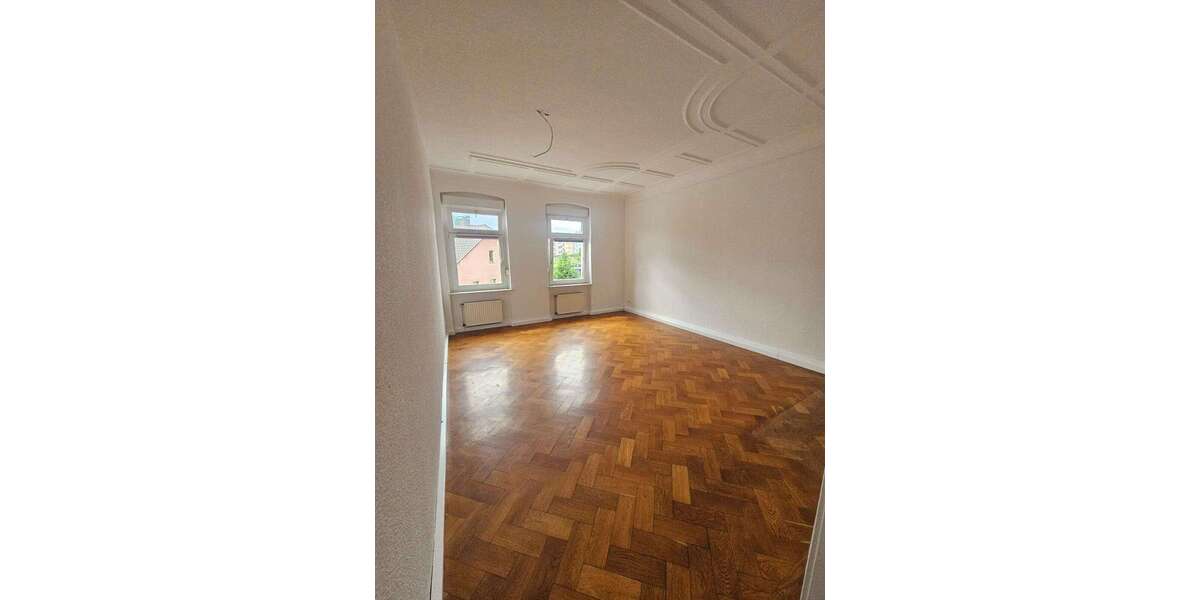 Etagenwohnung Werdau - 2 Zimmer, 60 m&sup2;, 300&euro; | Angebot:27282978