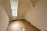 Dachgeschoßwohnung Gera - 2 Zimmer, 49 m&sup2;, 250&euro; | Angebot:25143817